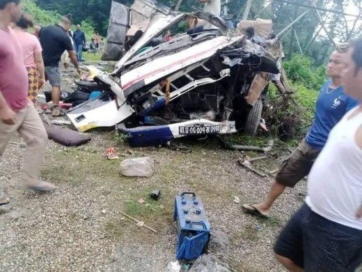 बारामा बस दुर्घटना : १६ जनाको मृत्यु